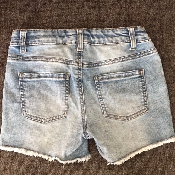 Cat&Jack-Super Stretch Denim Short w/Embellishment - Picture 2 of 5